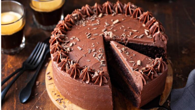 chocolate cake: घर पर न ओवन, न आटा, न सोडा चॉकलेट केक कैसे बनाये